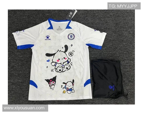 卡尔美足球星耀白彩蓝限量版球衣带来全新运动时尚体验